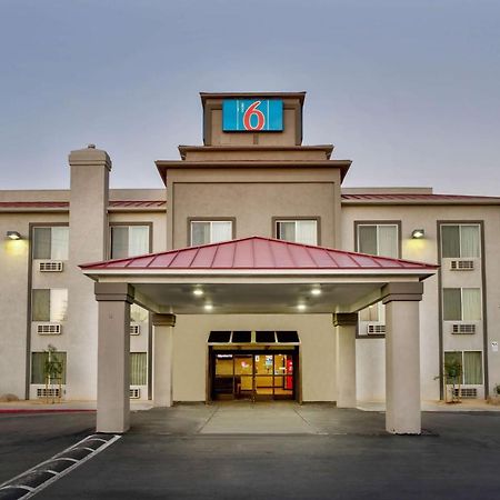 Motel 6-Hesperia, Ca - West Main Street I-15 מראה חיצוני תמונה