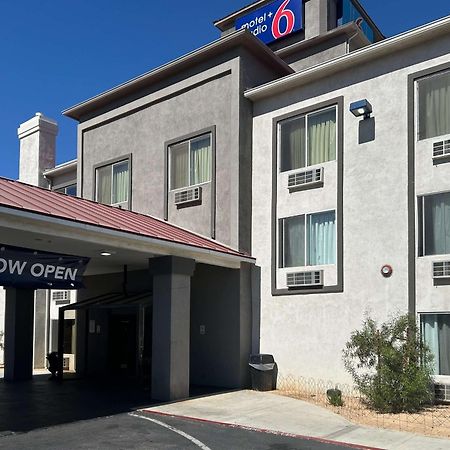 Motel 6-Hesperia, Ca - West Main Street I-15 מראה חיצוני תמונה