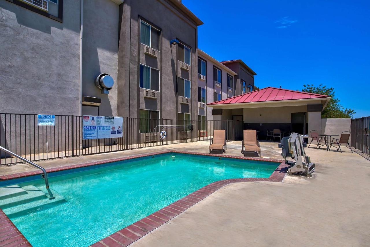 Motel 6-Hesperia, Ca - West Main Street I-15 מראה חיצוני תמונה