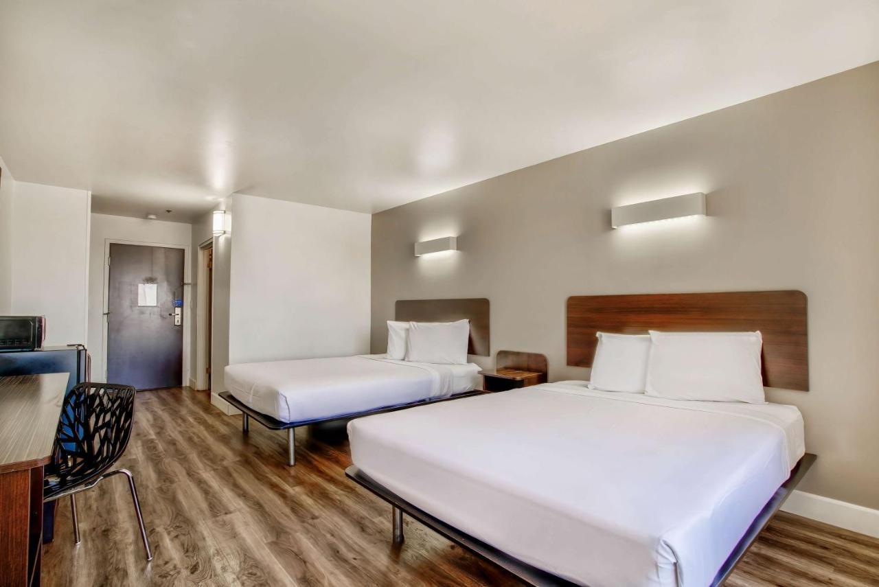 Motel 6-Hesperia, Ca - West Main Street I-15 מראה חיצוני תמונה