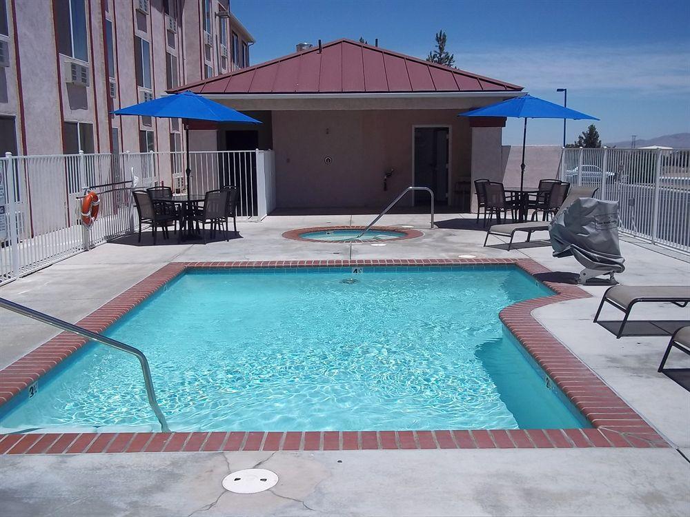 Motel 6-Hesperia, Ca - West Main Street I-15 מראה חיצוני תמונה
