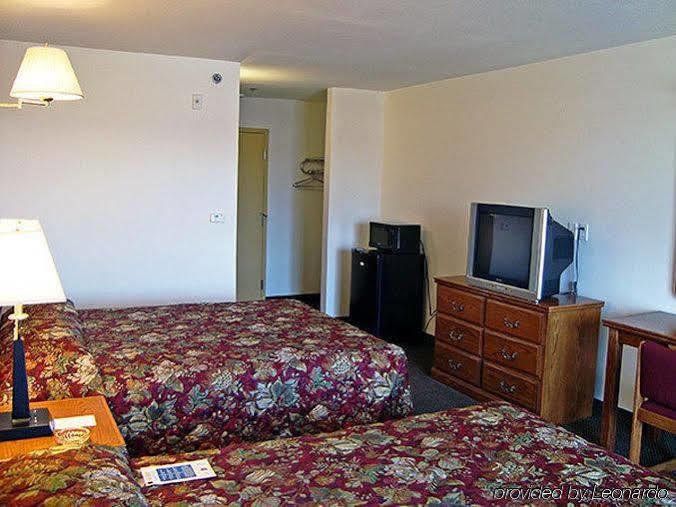 Motel 6-Hesperia, Ca - West Main Street I-15 מראה חיצוני תמונה