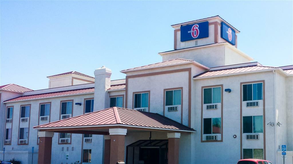 Motel 6-Hesperia, Ca - West Main Street I-15 מראה חיצוני תמונה